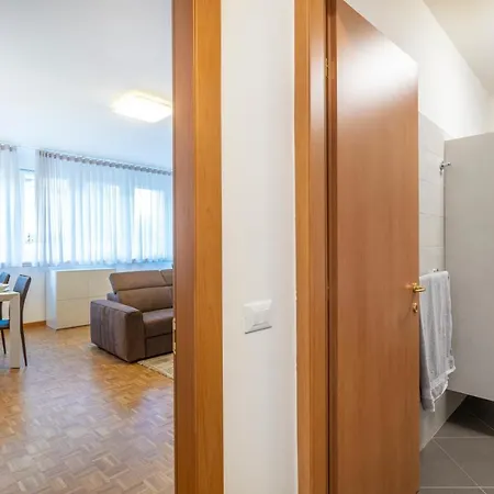 Apartamento Palazzo D'aronco Modern