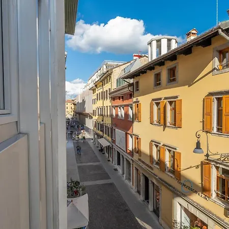 Palazzo D'aronco Modern Appartamento Udine